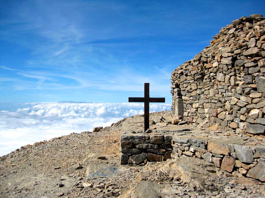 Timios Stavros (summit) at 2456m